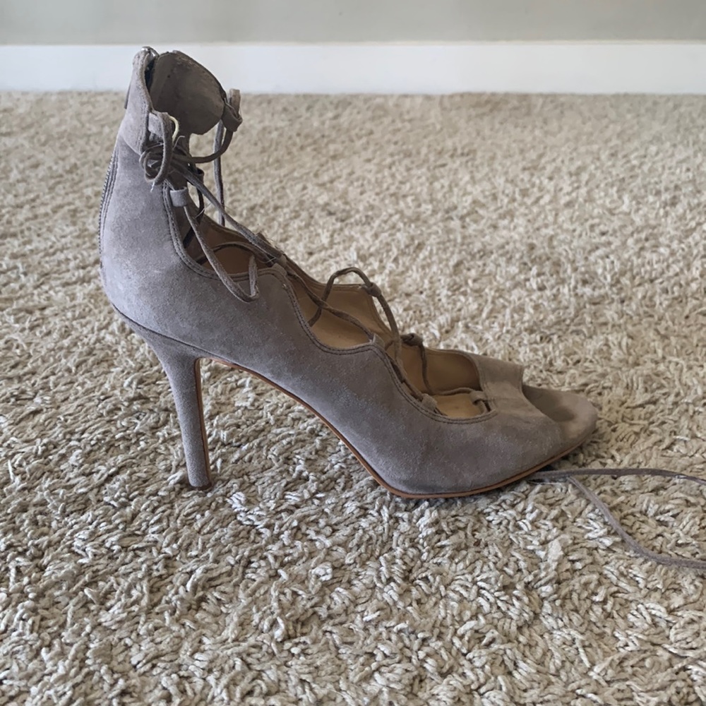VINCE CAMUTO lace up heel